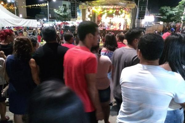 Governador da Bahia prorroga liberação de eventos com público de até 1.100 pessoas.