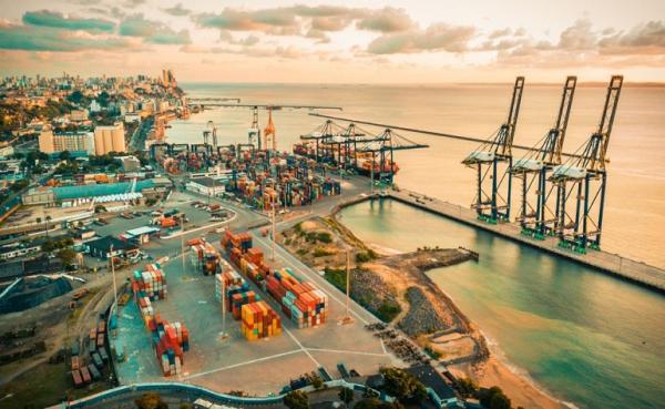 Porto de Salvador recebe 20 mil toneladas de trilhos para o trecho II da Fiol.