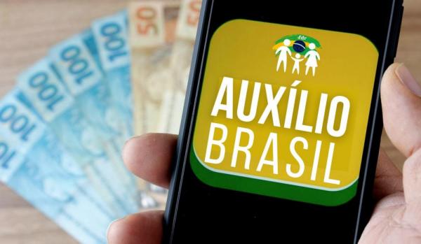 Caixa divulga calendário de pagamento do Auxílio Brasil.