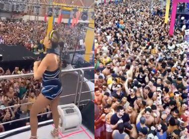 Claudia Leitte é chamada de genocida após promover aglomeração em show em São Paulo.