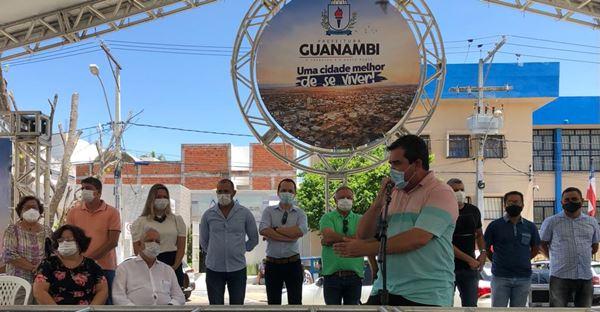 Legislativo guanambiense marca presença na inauguração da nova Praça José Ferreira.