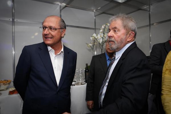 Lula não descarta chapa com Alckmin e diz que divergências podem ser reconciliadas.
