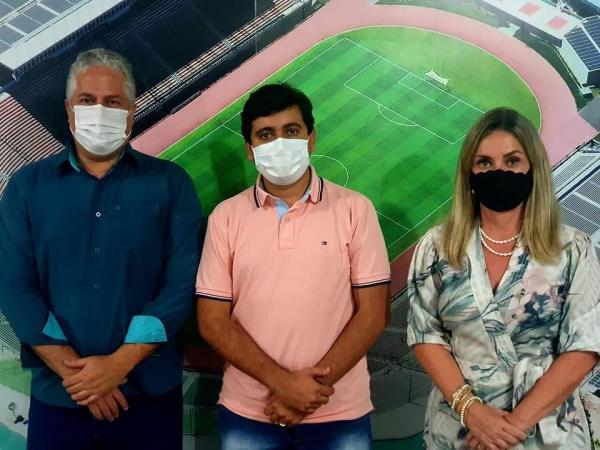 Agora é oficial: Estádio Municipal de Urandi será modernizado.