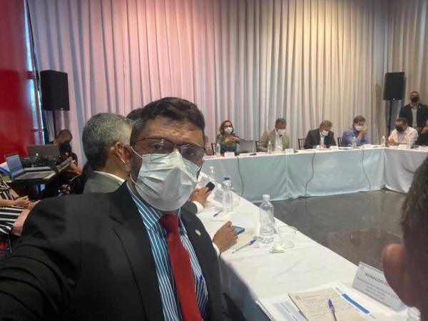 Presidente do Consórcio de Saúde do Alto Sertão cumpre agenda oficial em Salvador.