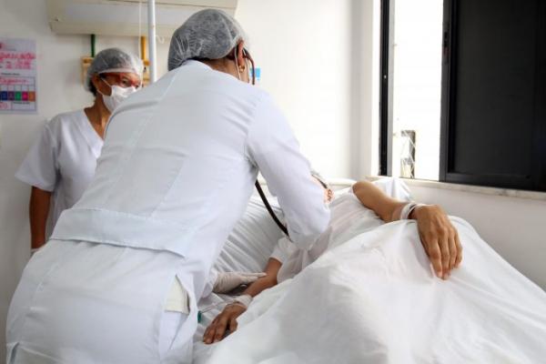 Bahia registra 28 mortes e já tem 21.635 casos ativos de Covid-19.