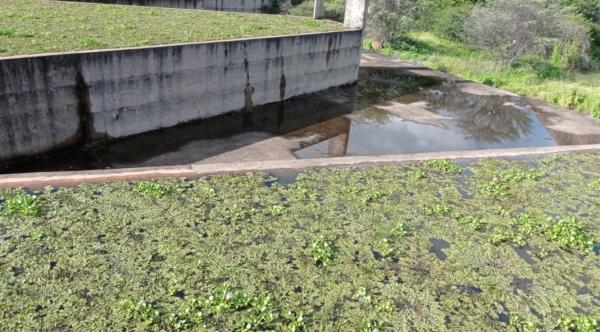 Barragem do Poço do Magro começa a sangrar lentamente após seis anos.