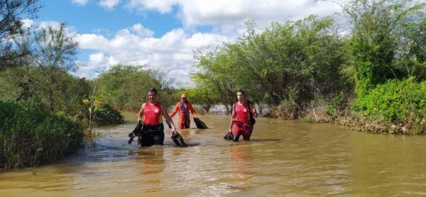 Bombeiros encontraram corpo de adolescente afogado em lagoa próxima a Guanambi.