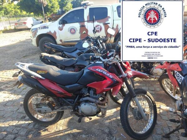 Cipe Sudoeste recupera motocicleta com restrição de roubo na zona rural de Pindaí.