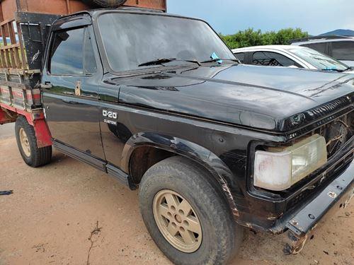Motorista de caminhonete que atingiu e matou ciclista na BR-030 se apesentou à polícia em Guanambi.