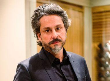 Alexandre Nero conta que parou de usar drogas após o nascimento dos filhos.