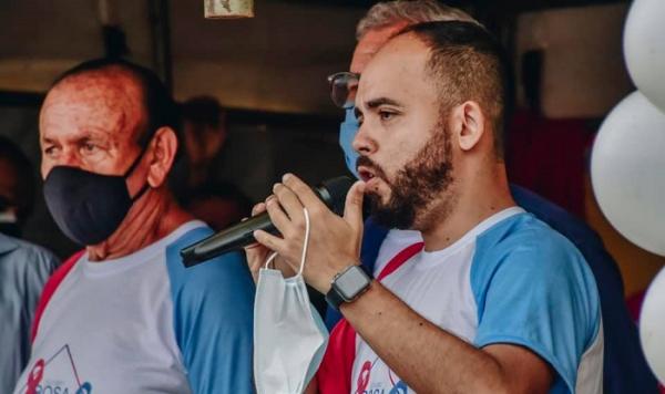 Prefeito de Caculé é multado após contratar empresa de namorada.