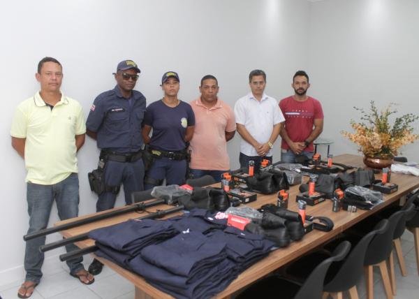 Prefeitura de Igaporã entrega novos equipamentos para a Guarda Civil Municipal.