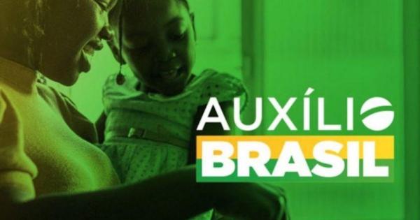 Ministro diz que Auxílio Brasil de R$ 600 e vale-gás dobrado começam em agosto.