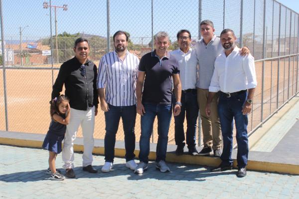 Vice-prefeito Nal autoriza licitação para implantação de gramado sintético nos campos society dos bairros Caiçara, Lagoinha e Monte Pascoal.