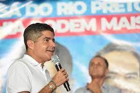 Datafolha: ACM Neto vence no 1º turno com 54% dos votos; Jerônimo tem 16% e Roma 8%.