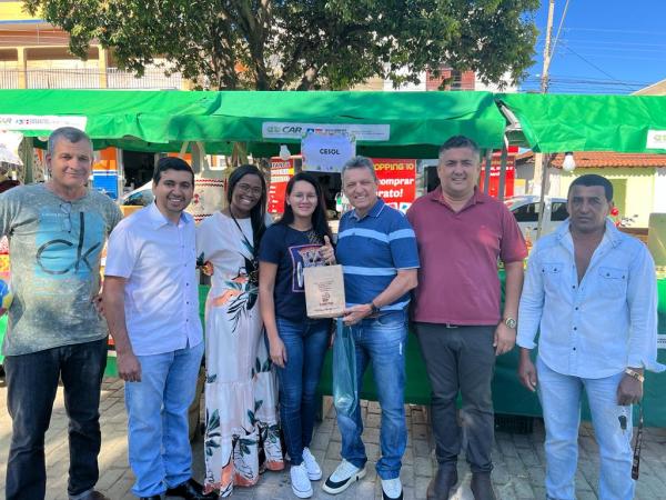 Feira da Agricultura Familiar é realizada com sucesso em Urandi.