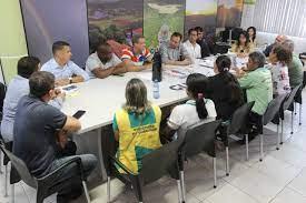 Representantes da Câmara e Prefeitura de Guanambi se reúnem com comissão dos ACE e ACS; gestão abre as contas e se dispõe a dialogar.