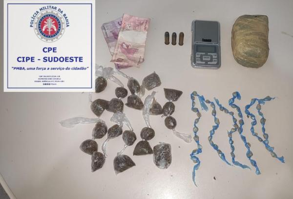 Suspeito de tráfico é preso com drogas em Carinhanha.