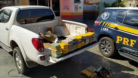 Caetité: PRF apreende quase 50 kg de cocaína e causa um prejuízo superior a R$ 8 milhões ao crime organizado.