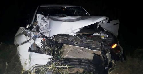 Motorista fica ferido após batida em caminhão na BR-122 em Guanambi.