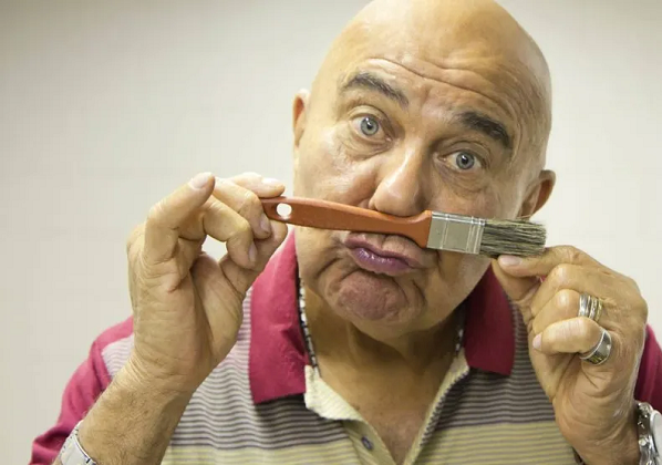 Morre ator Roberto Guilherme, o Sargento Pincel dos Trapalhões.