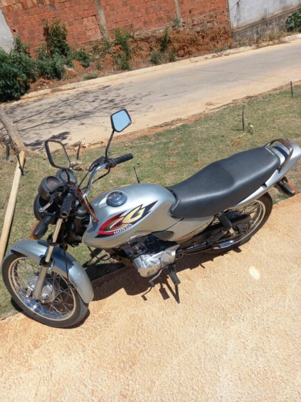 Suspeito de roubo é preso com moto com restrição de furto em Caetité.