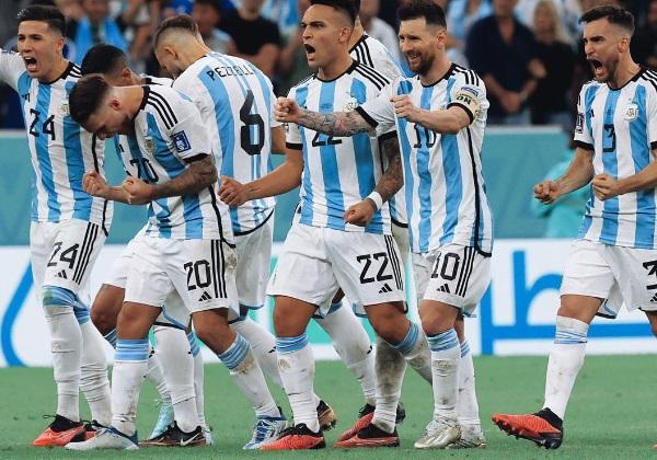 Argentina vence Croácia com tranquilidade e está na final da Copa pela sexta vez na história.