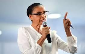 Lula convida Marina Silva para assumir Ministério do Meio Ambiente.