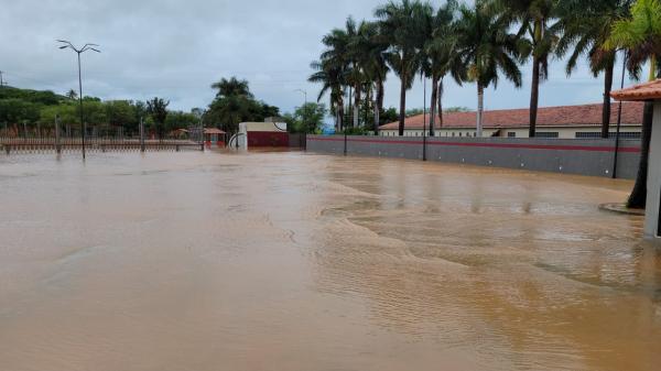 Prefeitura de Igaporã inicia estudos para executar obras de infraestrutura que evitem alagamentos no período chuvoso.