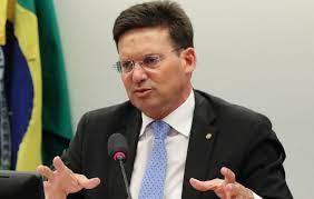 Aliado de Bolsonaro na Bahia, Roma defende "manifestações" em Brasília mas critica "violência".