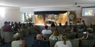 Homem finge que morreu e organiza velório para saber quem iria ao funeral.