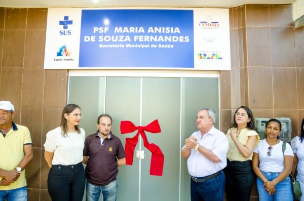 Prefeito de Candiba inaugura nova UBS no município.