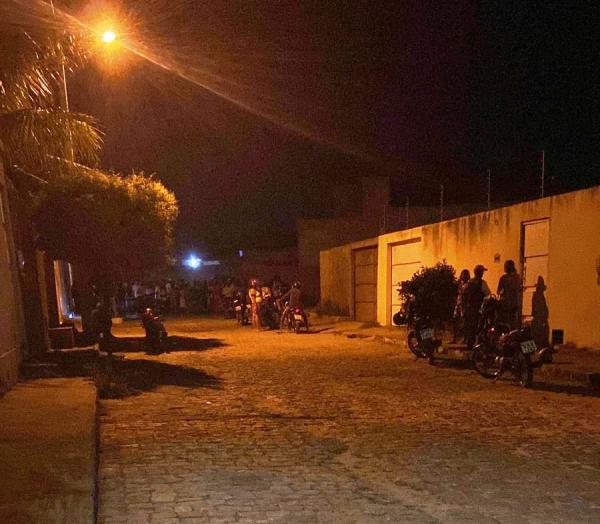  Mulher mata homem com golpe de faca em Palmas de Monte Alto.