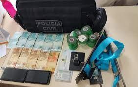 Paramirim: Polícia prende dupla acusada de furtar mais de R$ 24 mil em envelopes bancários.