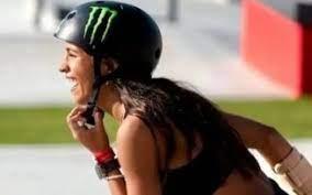 Rayssa Leal faz história e vence Mundial de skate street.