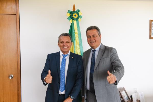 Em audiência com o Ministro da Casa Civil Rui Costa em Brasília, Deputado Federal Charles Fernandes discute e busca destravar projetos estratégicos para a Bahia.