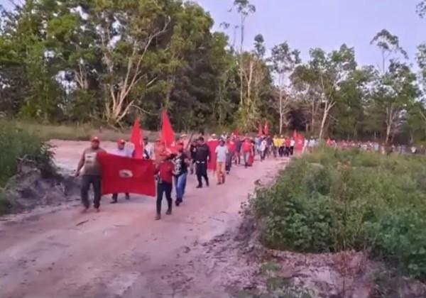 MST faz três novas invasões de fazendas na Bahia.