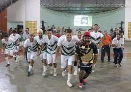Seleção de Igaporã recebe troféu e premiação da I Copa Alto Sertão de Futsal.