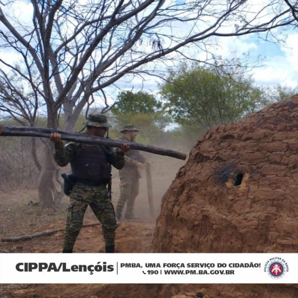 Operação conjunta da PM e INEMA combate produção ilegal de carvão em Riacho de Santana.