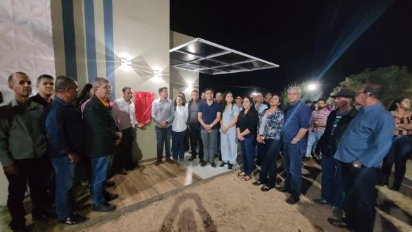 Deputado Charles Fernandes participa de inaugurações em Guajeru.