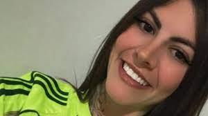 Torcedora do Palmeiras morre após ser atingida por garrafada durante confusão no jogo contra Flamengo.