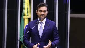 Lula nomeia Sabino no Turismo e oficializa 2ª troca em ministérios.