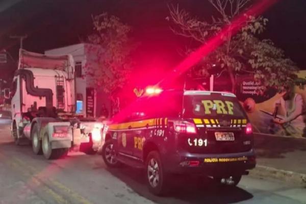 PRF recupera na cidade de Caetité veículo roubado avaliado em R$ 300 mil.