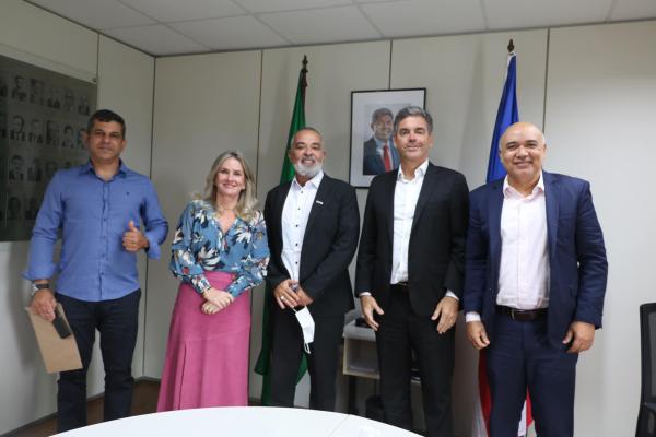 Ivana Bastos vai à Sefaz tratar de incentivos fiscais para a produção de minerais nos municípios da Chapada.