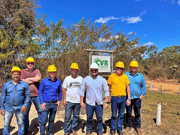 Legislativo Guanambiense realizam visitas institucionais para conhecer projetos dos aterros sanitários de Barreiras e Bom Jesus da Lapa.