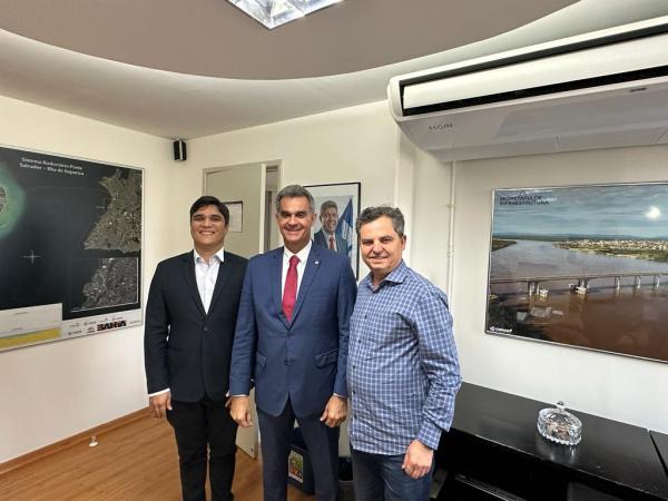 Prefeito de Sebastião Laranjeiras busca agilidade em obras de infraestrutura em encontro com Secretário Estadual.