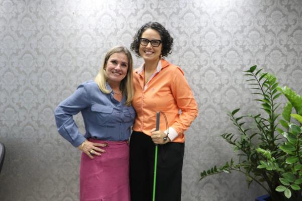 Deputada Ivana Bastos apresenta Projeto de Lei para instituir o uso da Bengala Verde para Pessoas com Baixa Visão na Bahia.