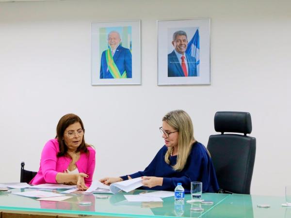 Deputada Ivana Bastos solicita ampliação do Colégio Estadual Luiz Viana em Guanambi.