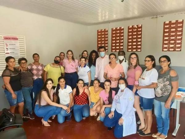 Prefeitura de Candiba promove evento sobre a conscientização e combate ao câncer de mama.