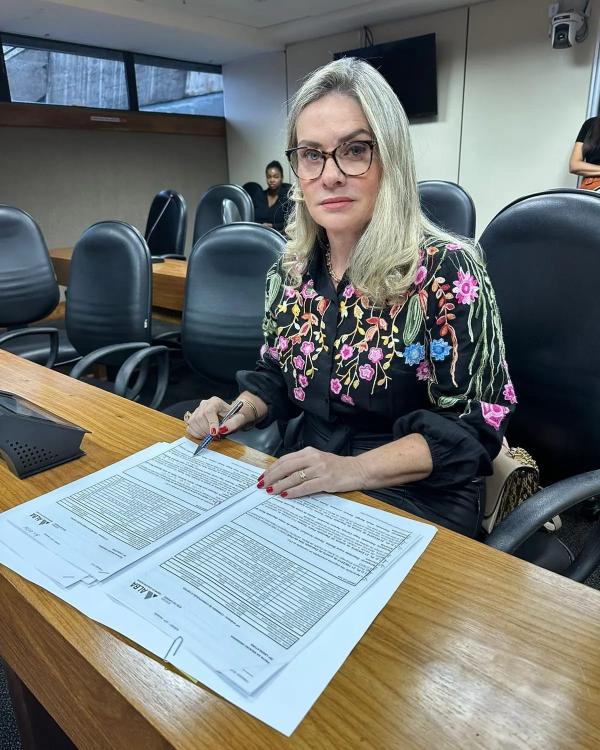 Projeto de Lei de Ivana Bastos busca equidade: ampliação do tempo de provas em concursos públicos para grupos específicos.